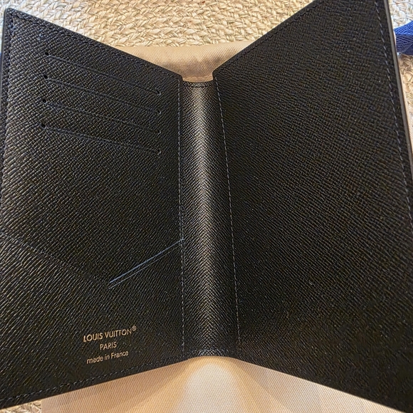 Louis Vuitton Reverse Monogram Passport Cover with LV Dust Bag and Box - Picture 3 of 9
